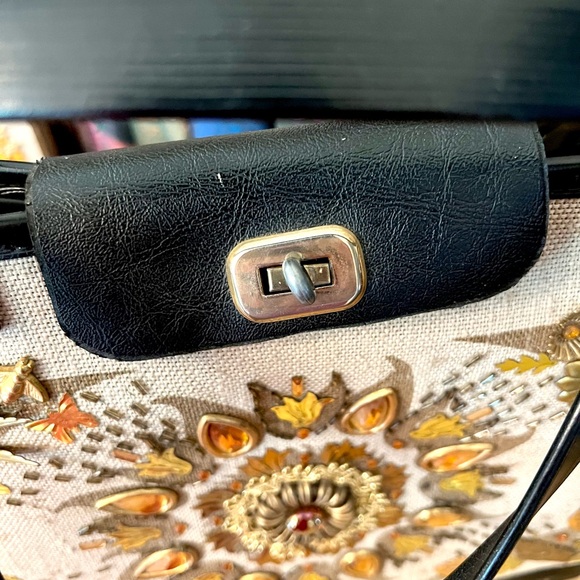 Vintage 1960s Enid Collin’s Style Beaded Handbag With Sparrows & Snowflakes - Picture 13 of 16